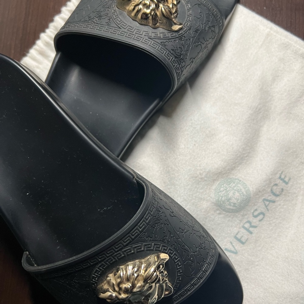 Authentic Versace's slides - Picture 3 of 4